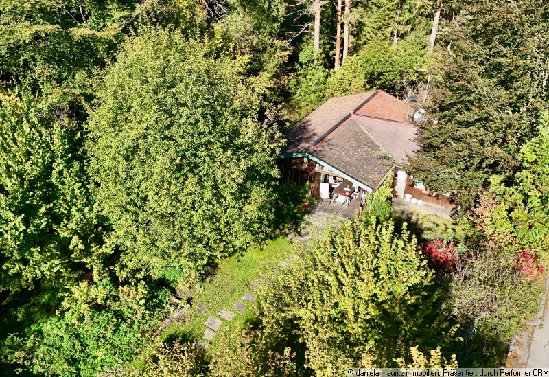Wald vor der Tür, Chiemsee ganz nah - ein Zuhause mit Charakter und Gartenzauber